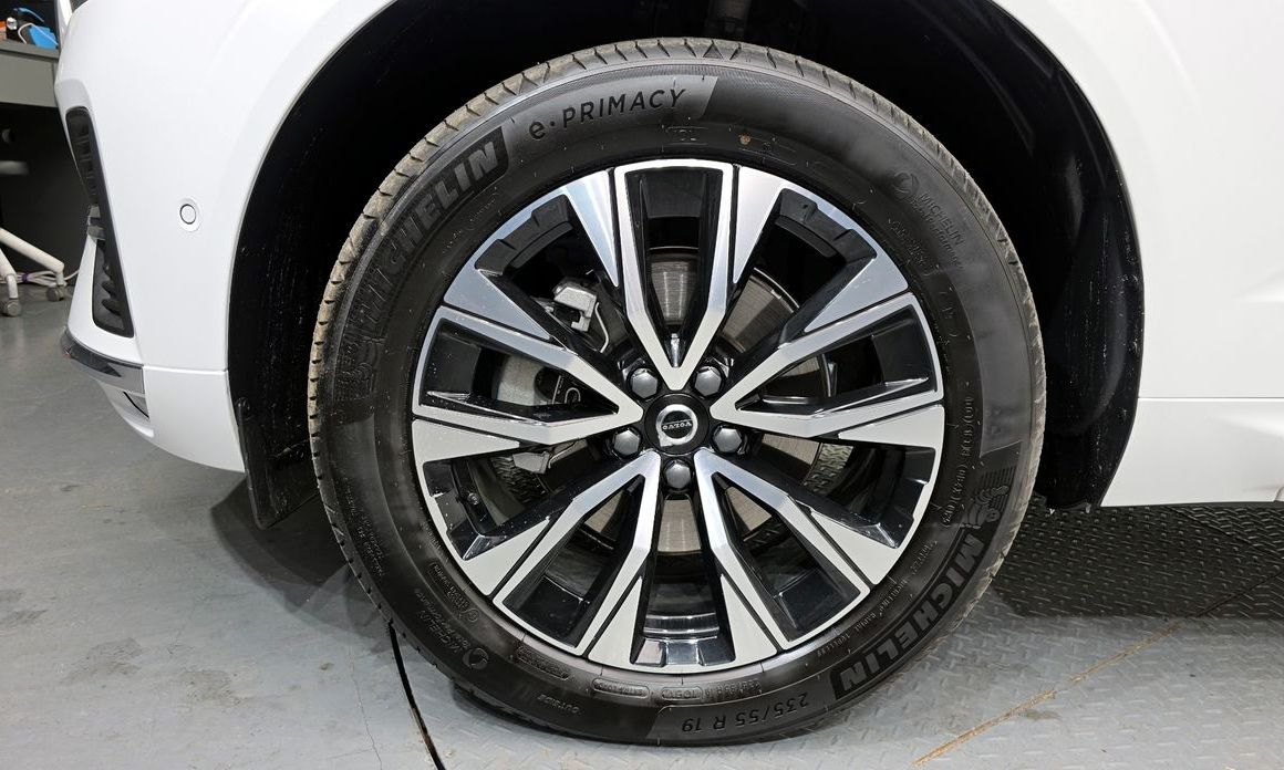 Volvo XC60 2025
