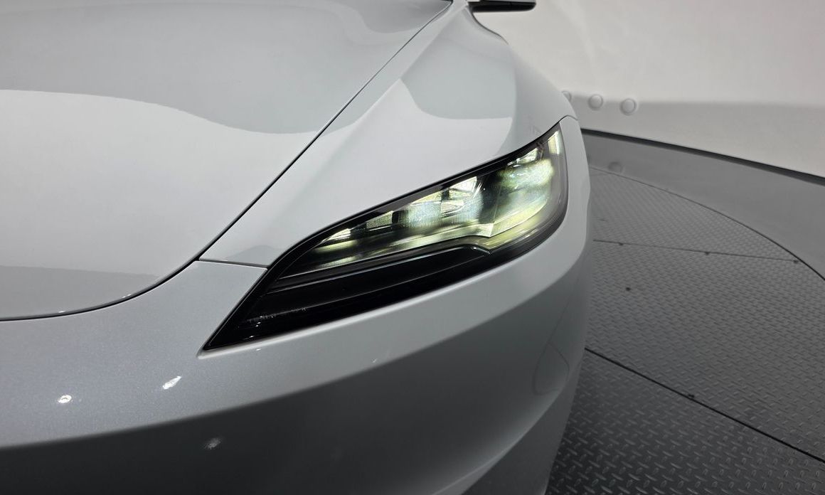 Tesla Model 3 2024