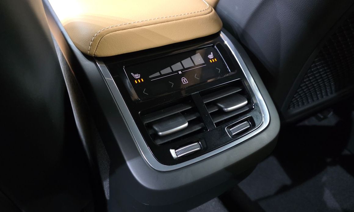 Volvo XC60 2025