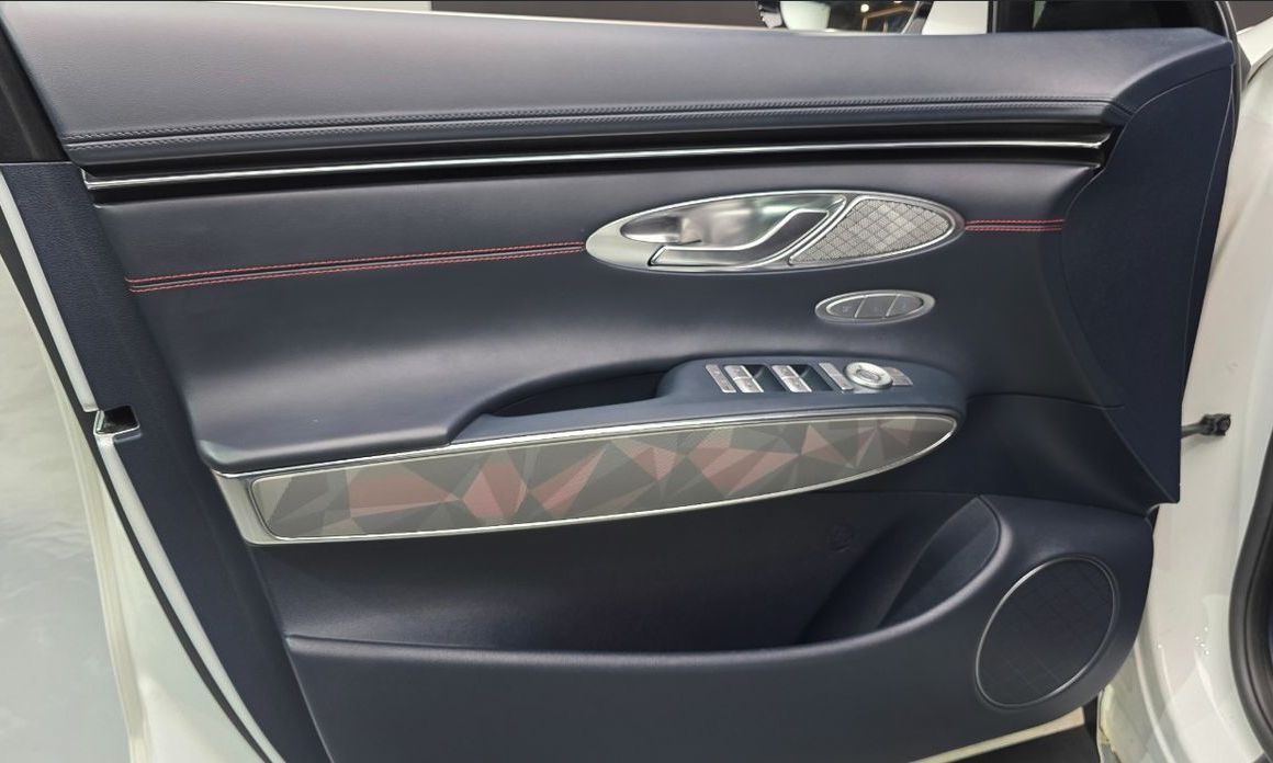 Genesis GV70 2024