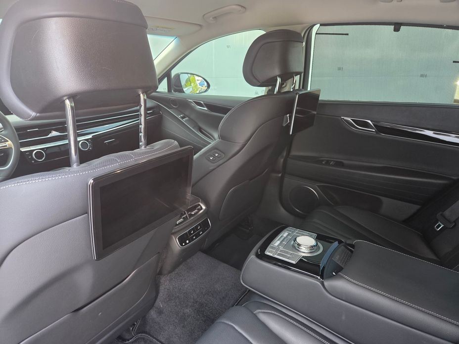 Genesis G80 2023