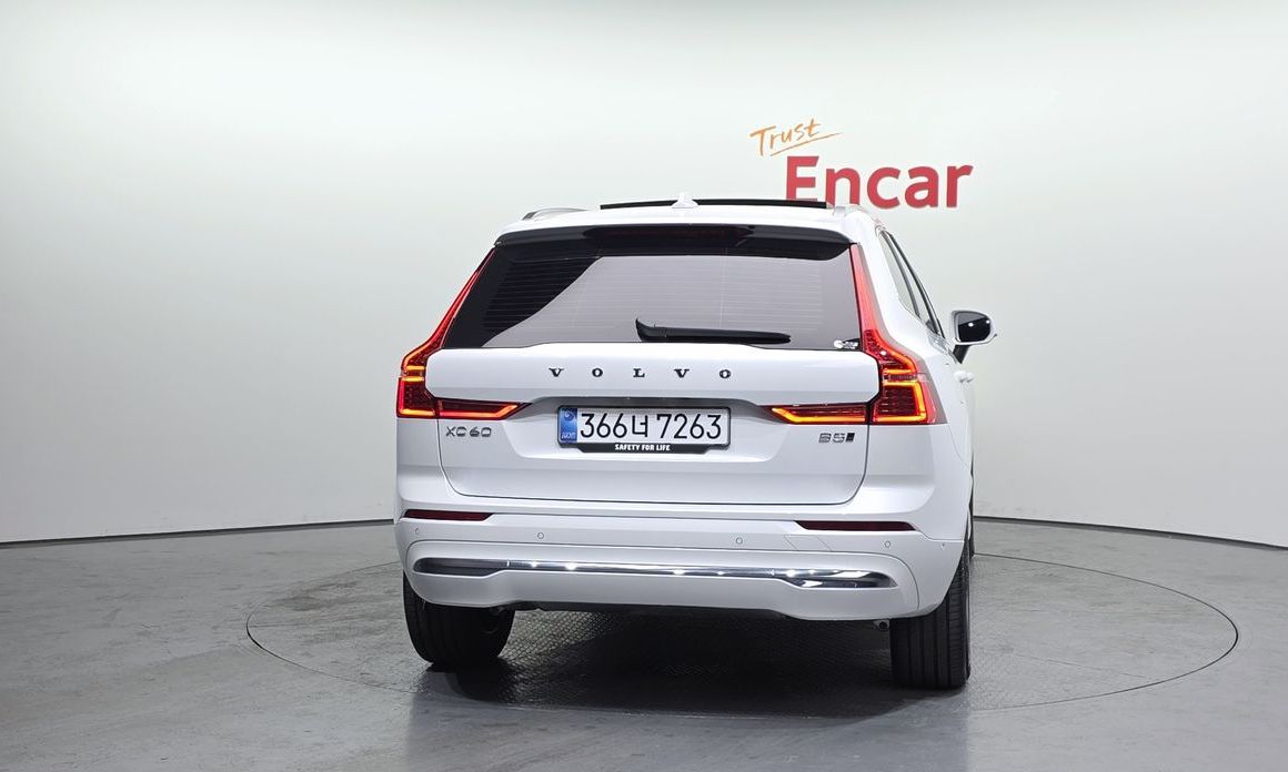 Volvo XC60 2025