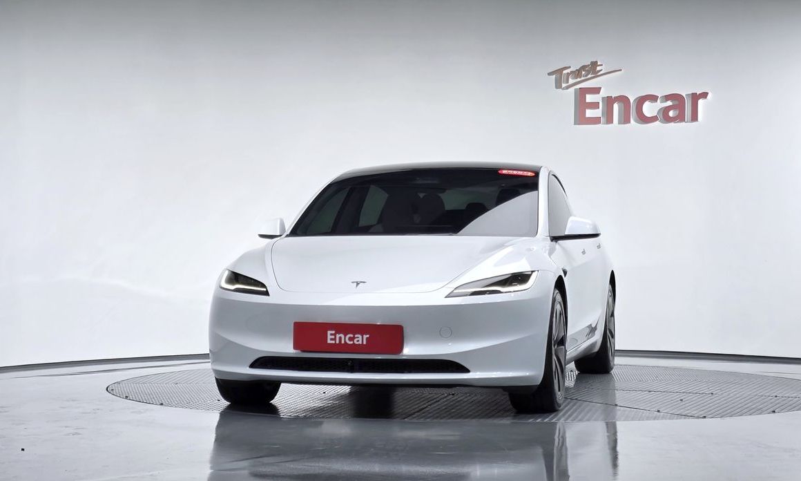 Tesla Model 3 2024