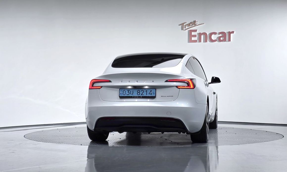 Tesla Model 3 2024