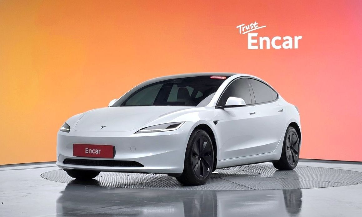 Tesla Model 3 2024