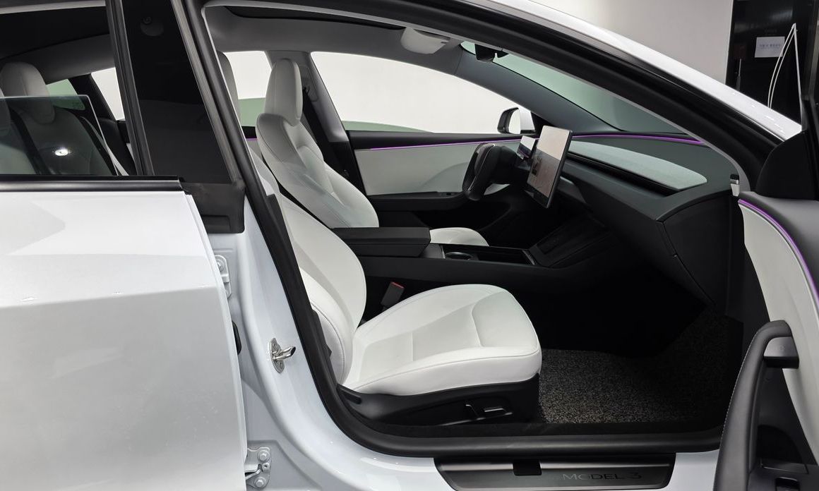 Tesla Model 3 2024