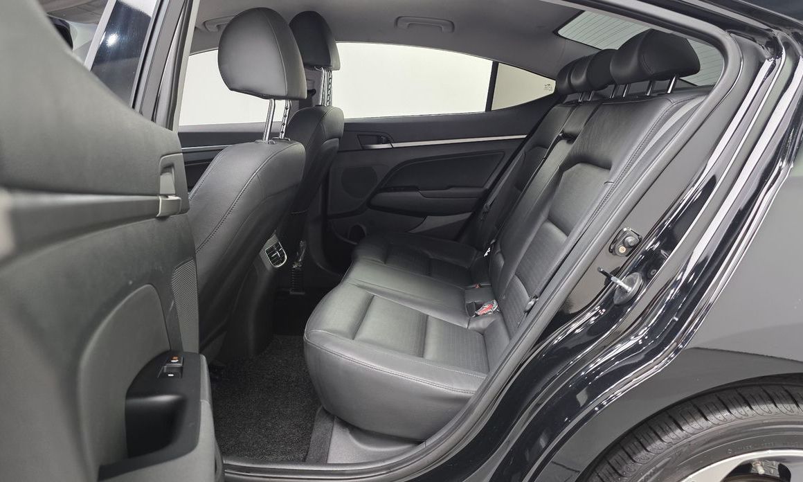Hyundai AVANTE 2016