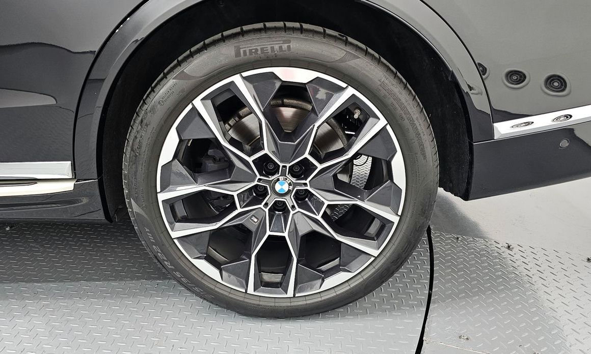 BMW X7 2025