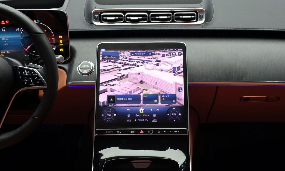 Mercedes-Benz S-Class 2025