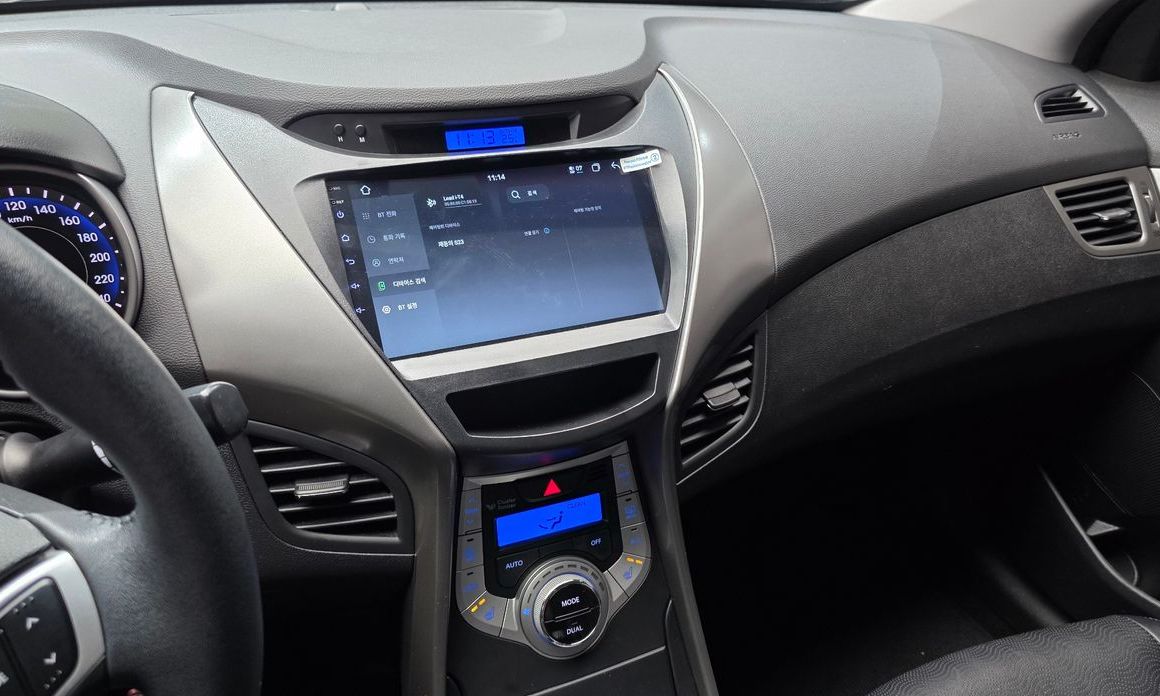 Hyundai AVANTE 2012
