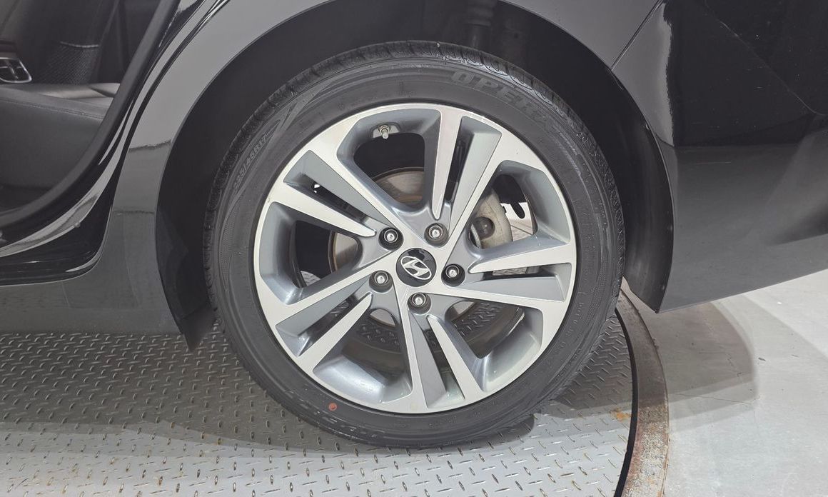 Hyundai AVANTE 2016