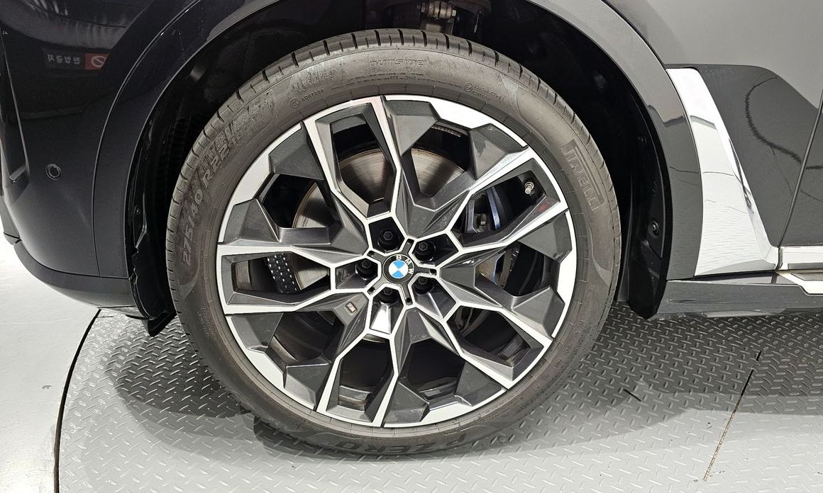 BMW X7 2025