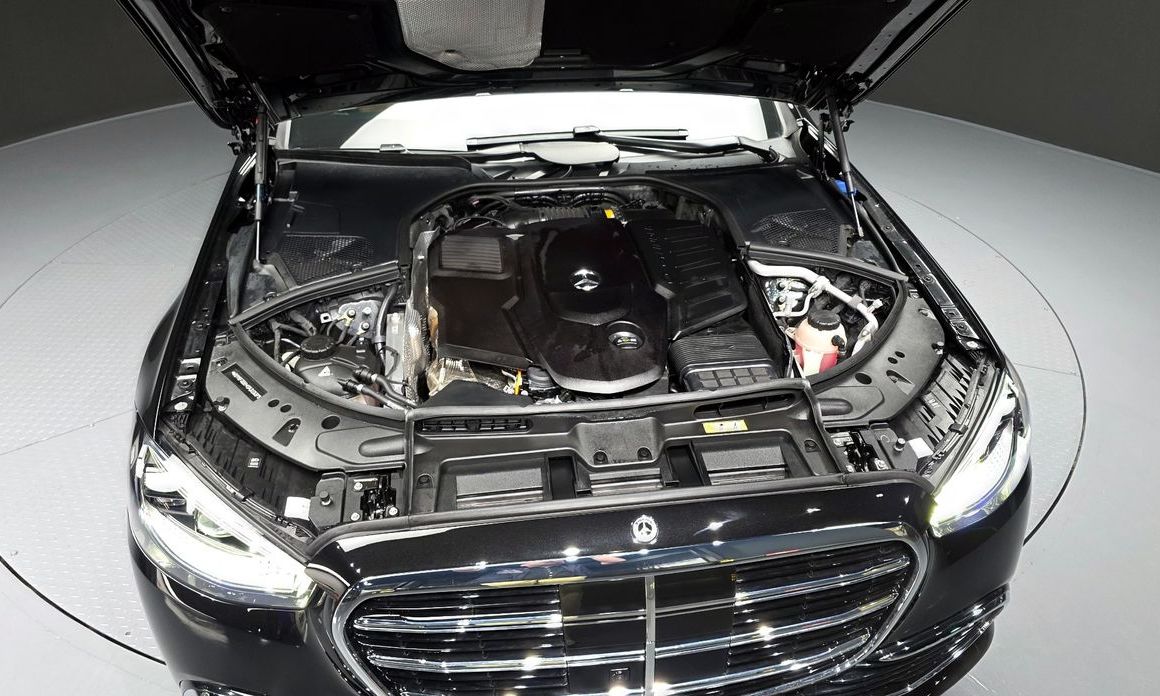 Mercedes-Benz S-Class 2025