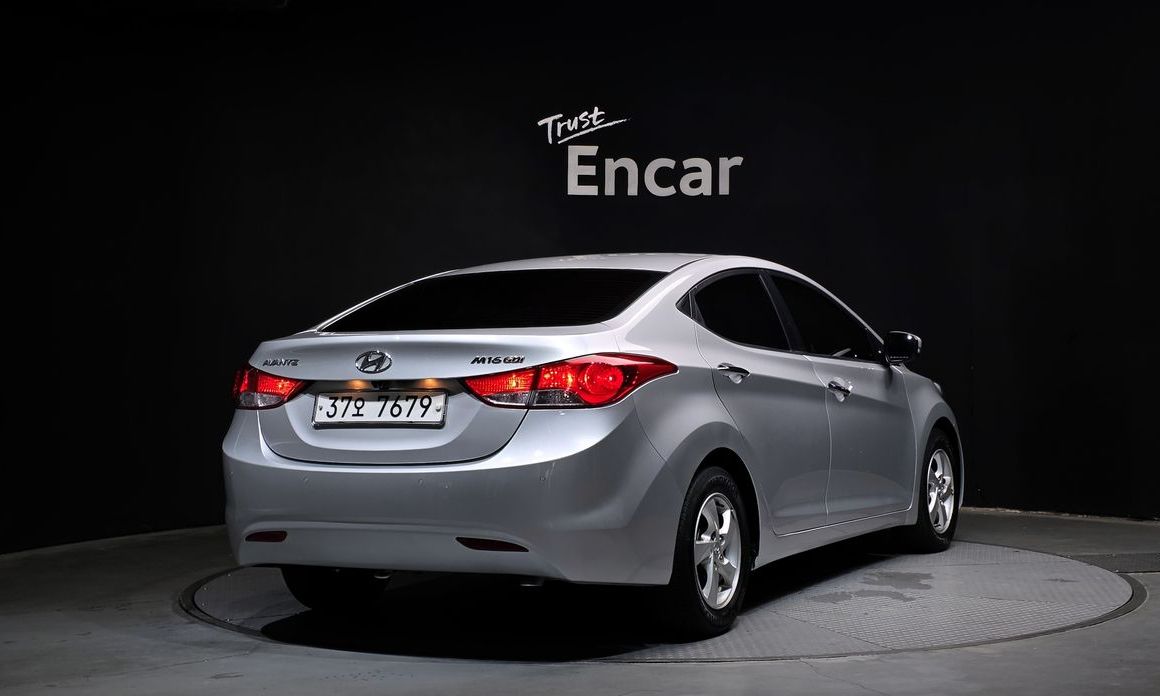 Hyundai AVANTE 2012
