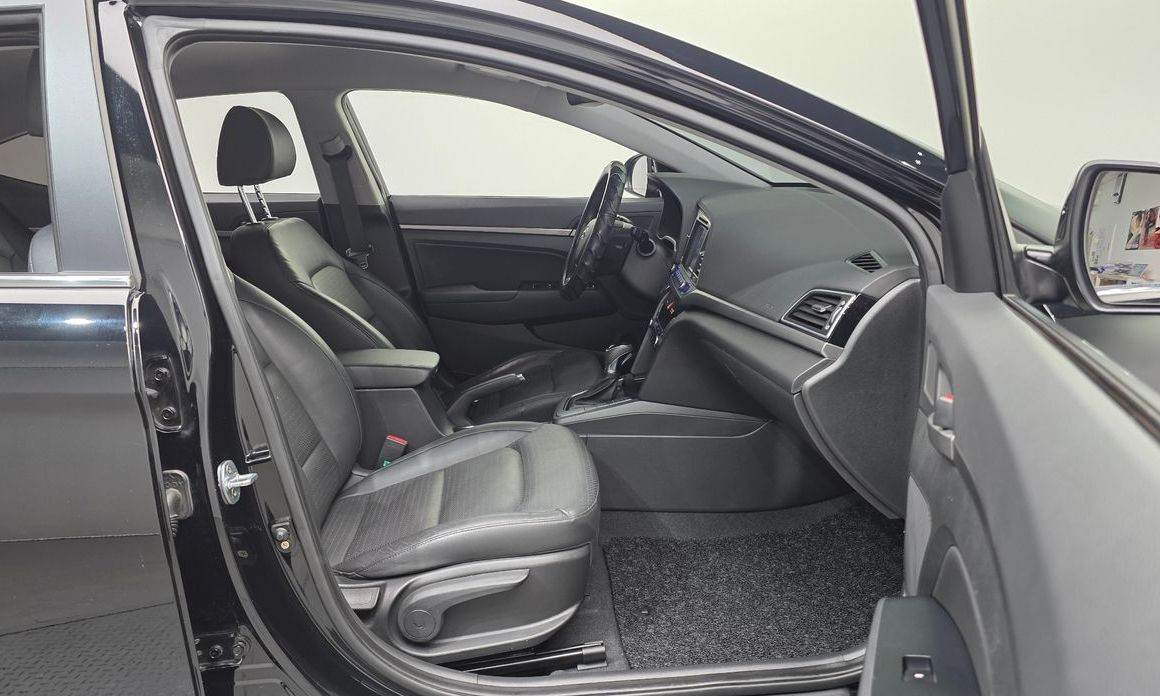 Hyundai AVANTE 2016