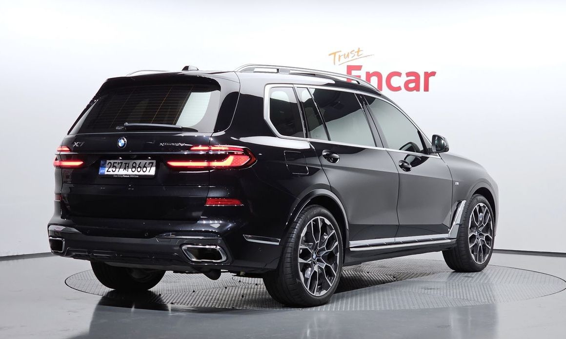 BMW X7 2025