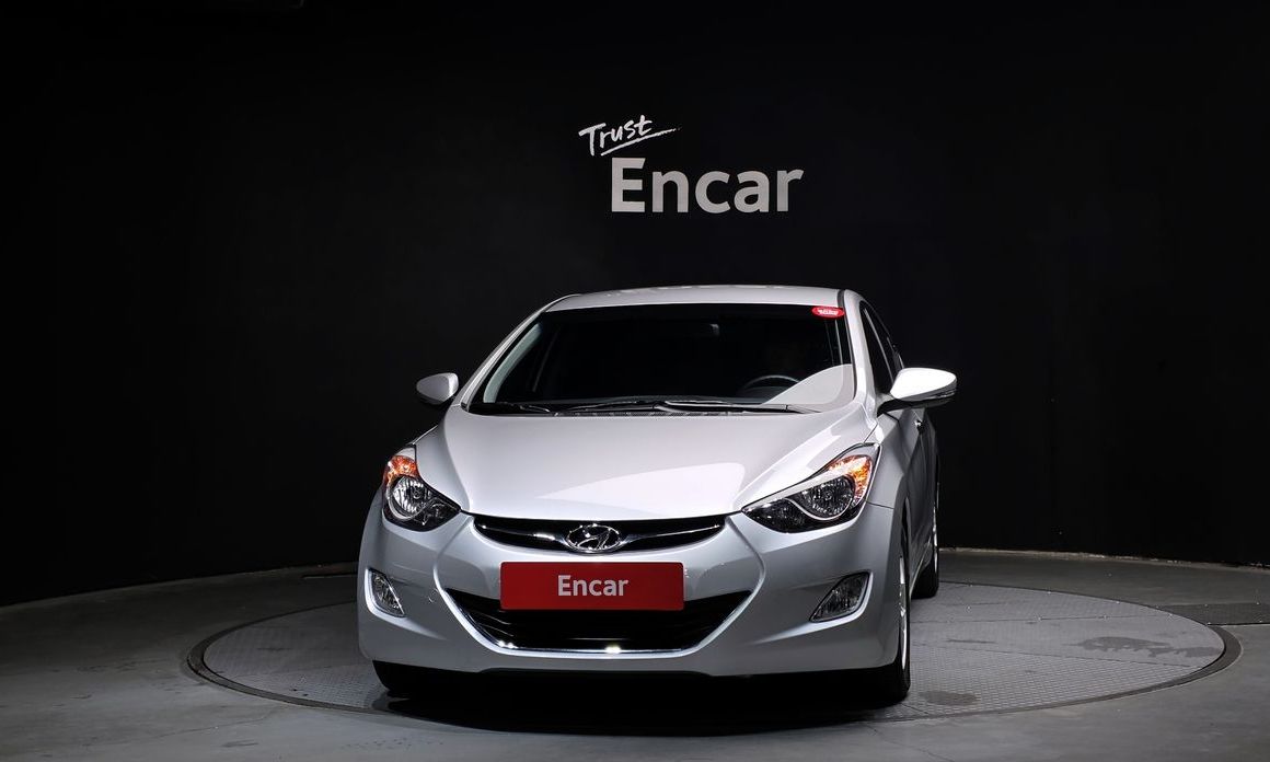 Hyundai AVANTE 2012
