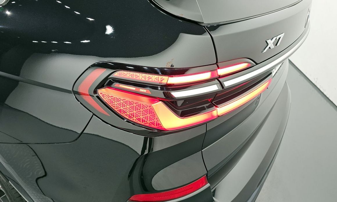 BMW X7 2025