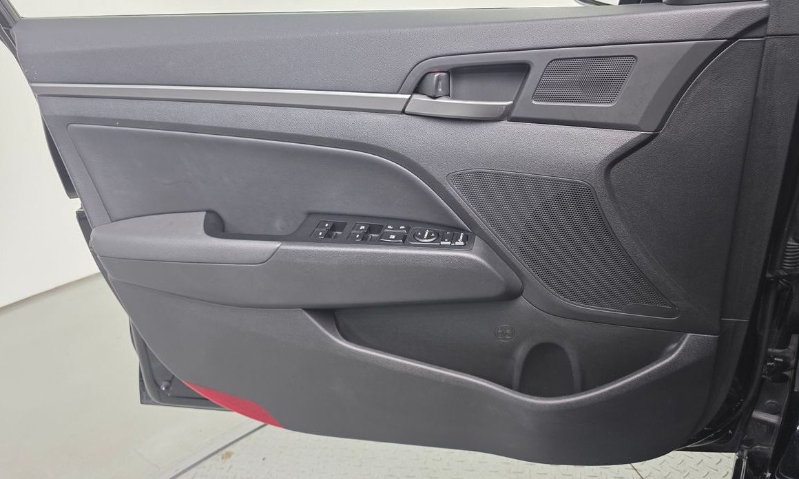 Hyundai AVANTE 2016