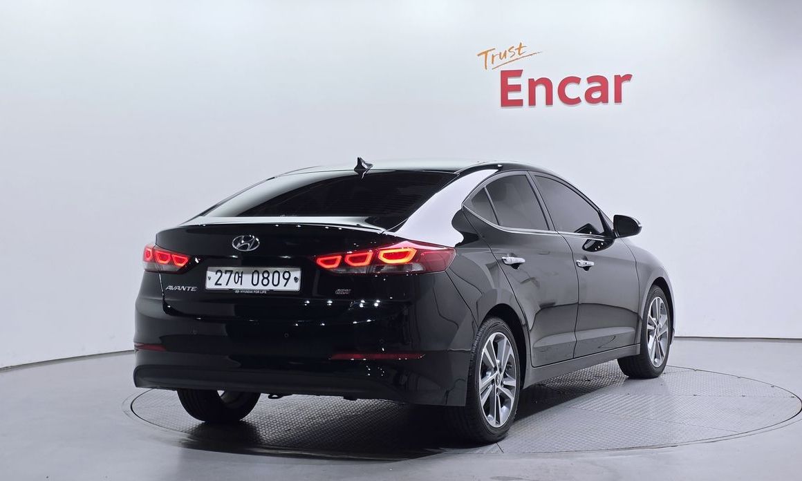 Hyundai AVANTE 2016