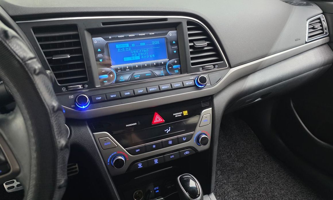 Hyundai AVANTE 2016