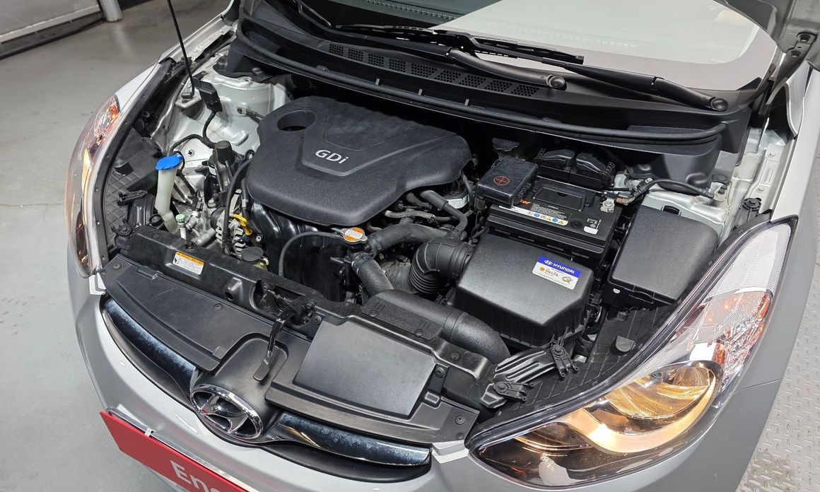 Hyundai AVANTE 2012