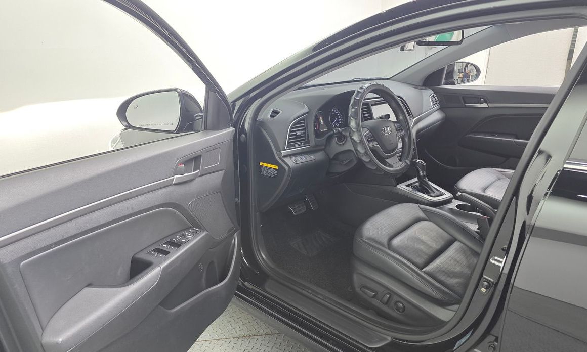 Hyundai AVANTE 2016