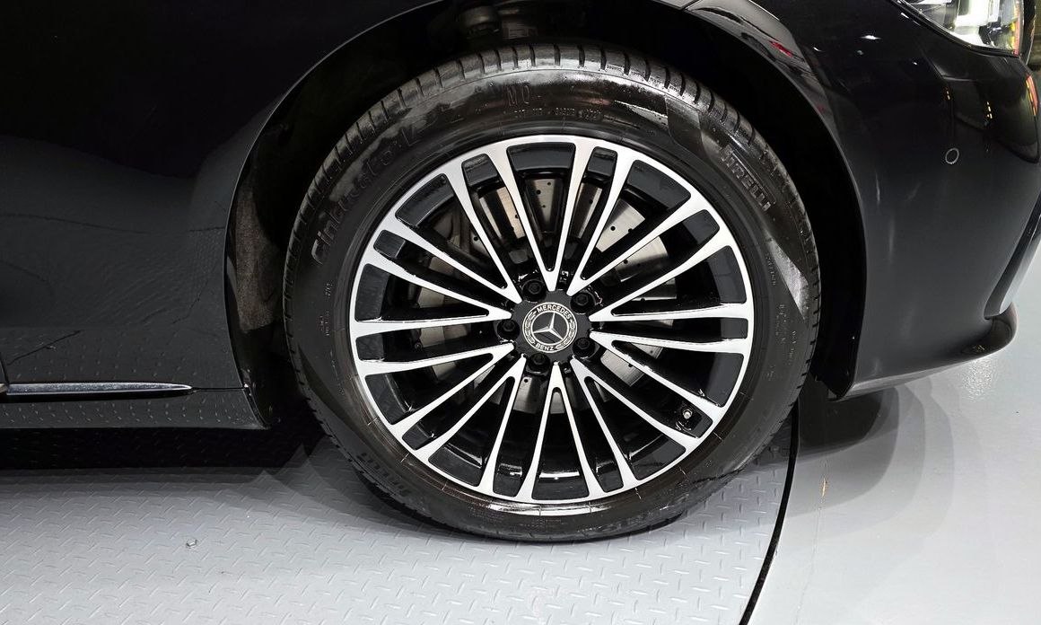 Mercedes-Benz S-Class 2025