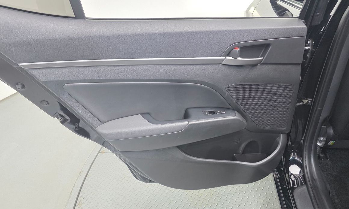Hyundai AVANTE 2016
