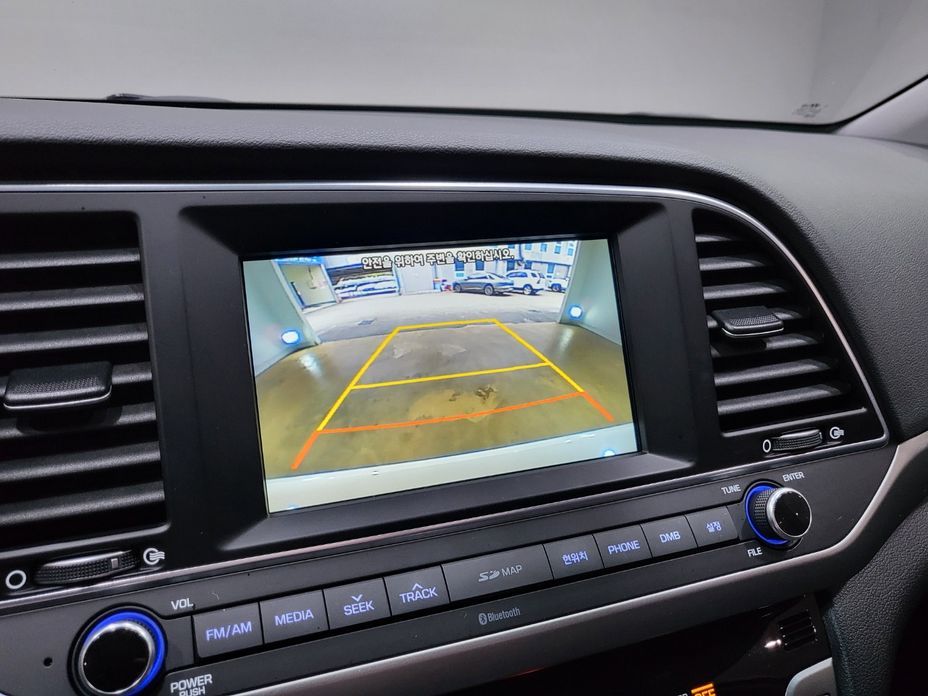 Hyundai AVANTE 2016