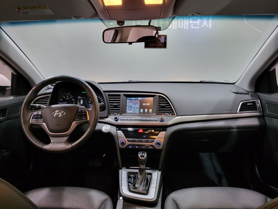 Hyundai AVANTE 2016