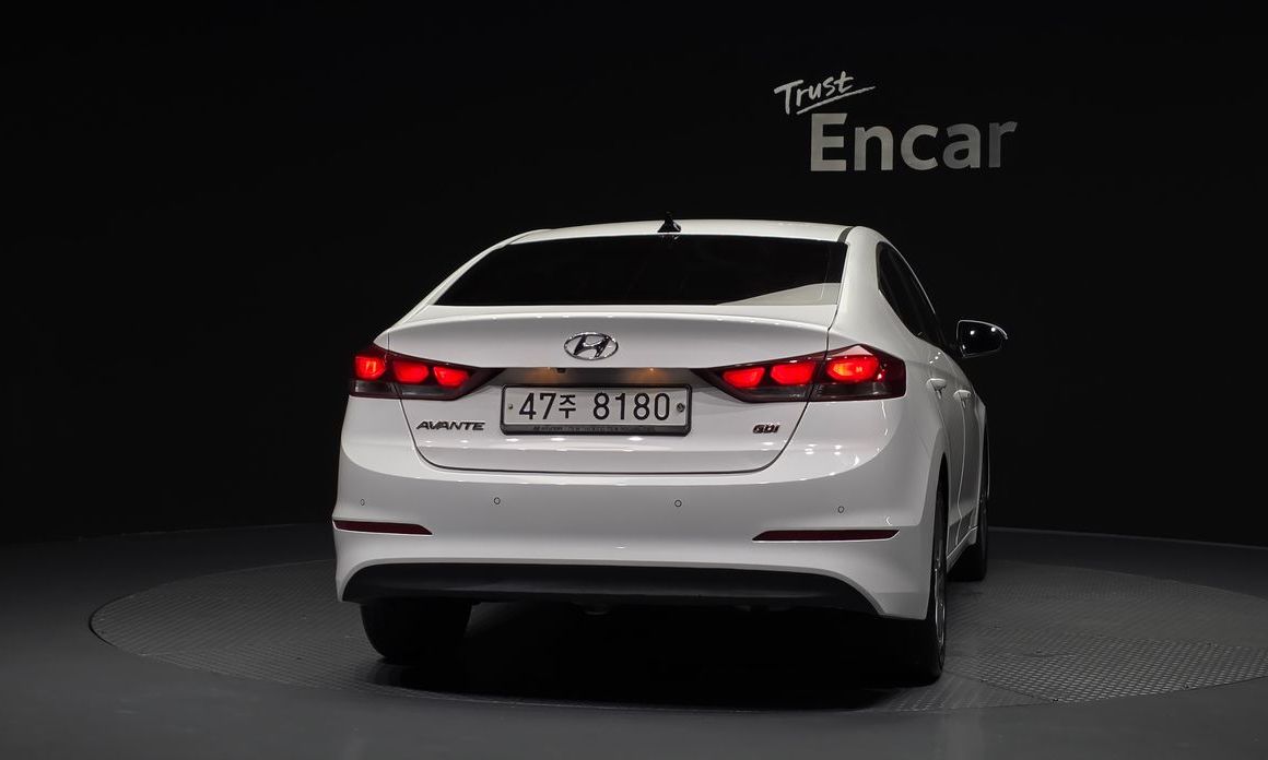 Hyundai AVANTE 2017