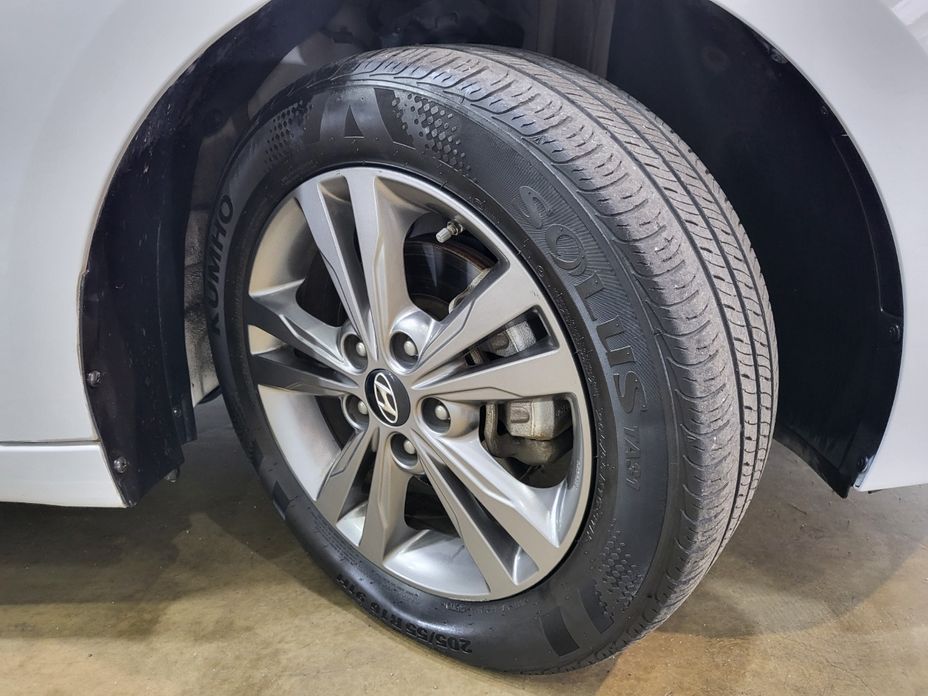 Hyundai AVANTE 2016