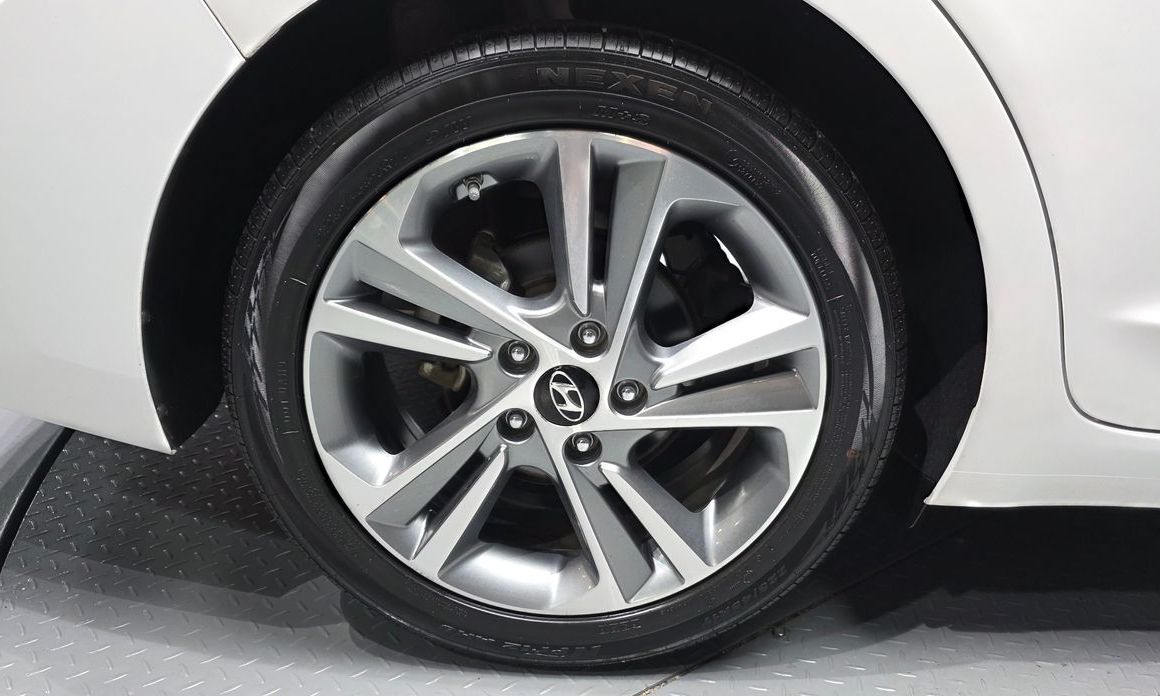 Hyundai AVANTE 2017