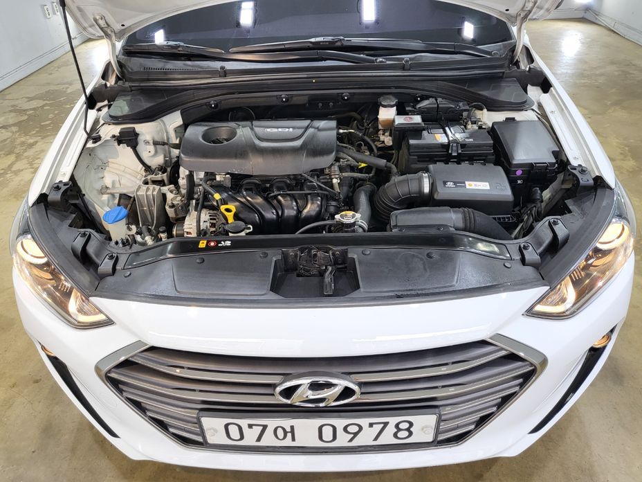 Hyundai AVANTE 2016
