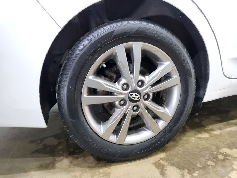 Hyundai AVANTE 2016