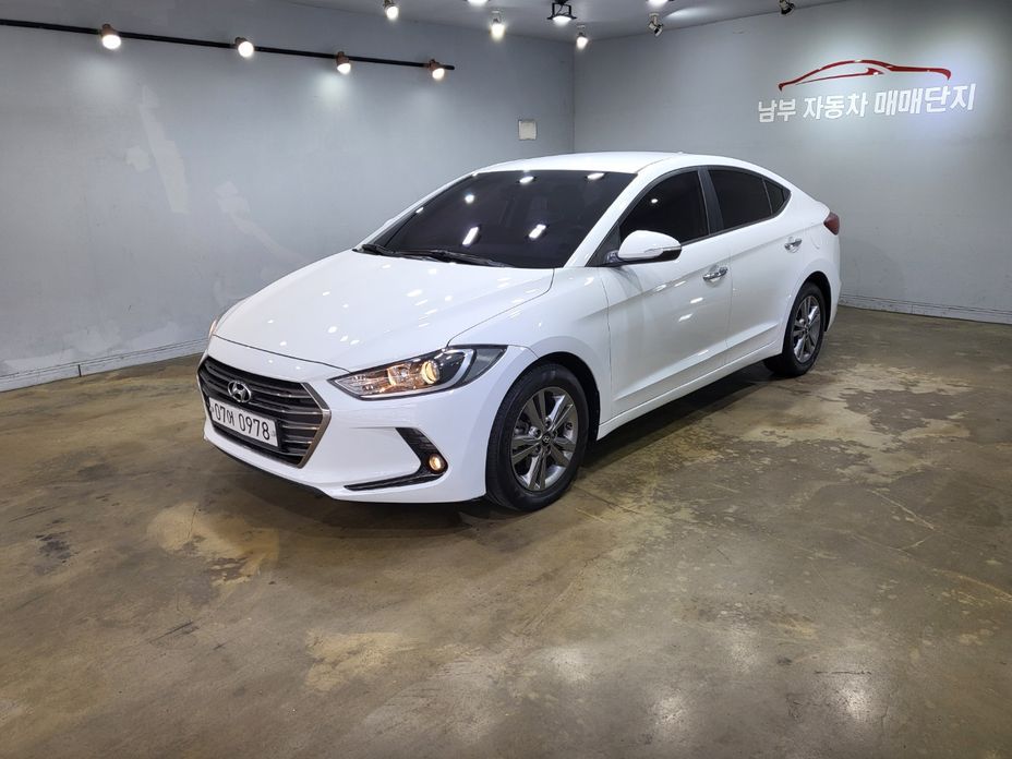 Hyundai AVANTE 2016