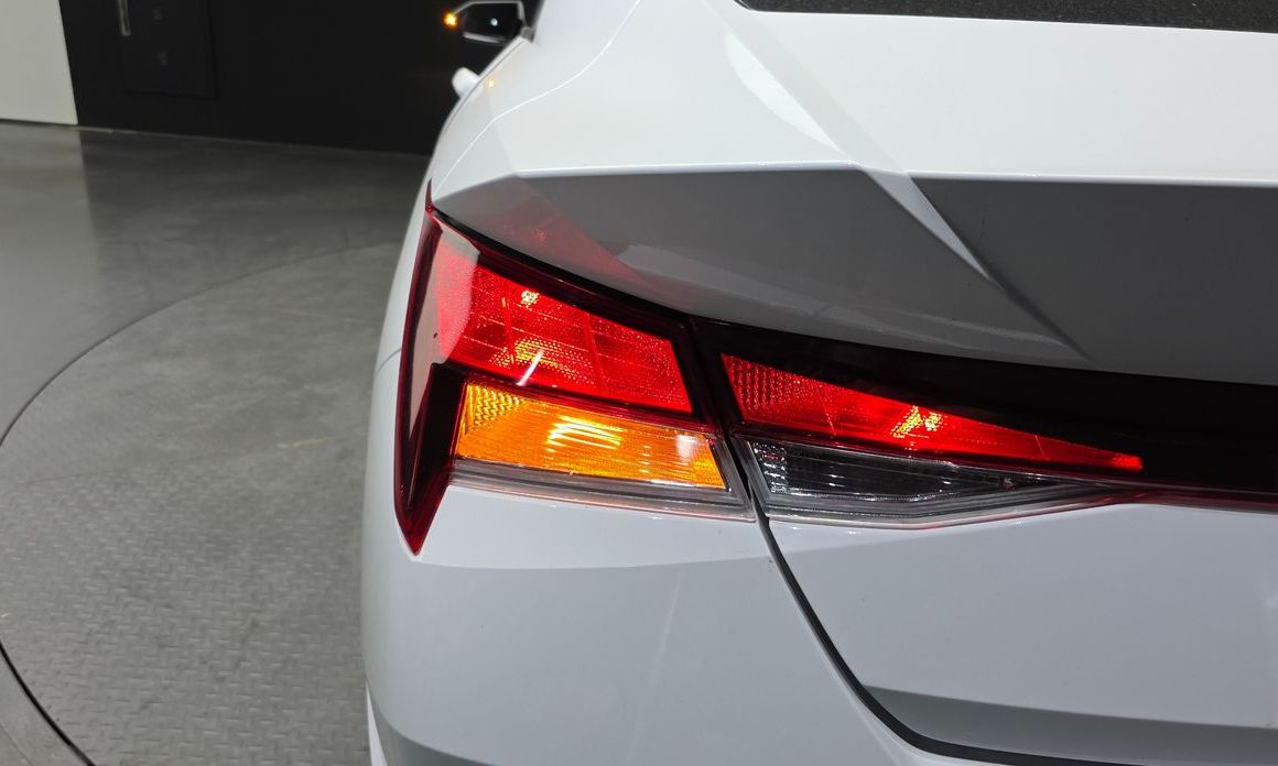 Hyundai AVANTE 2021