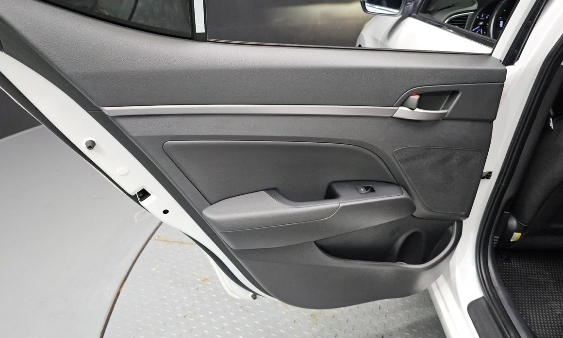 Hyundai AVANTE 2017