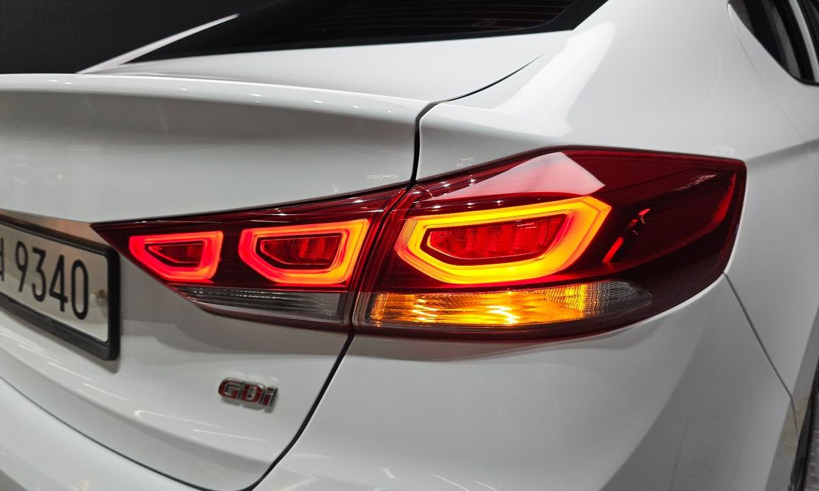 Hyundai AVANTE 2017