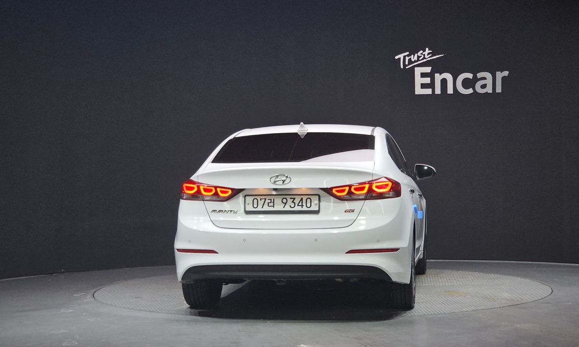 Hyundai AVANTE 2017