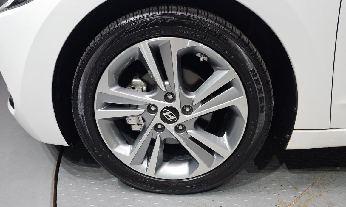 Hyundai AVANTE 2017