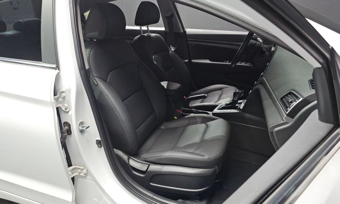 Hyundai AVANTE 2017
