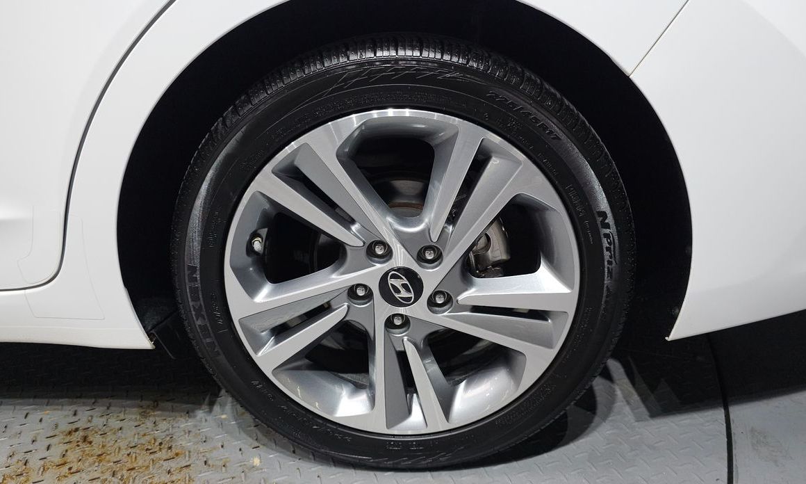 Hyundai AVANTE 2017