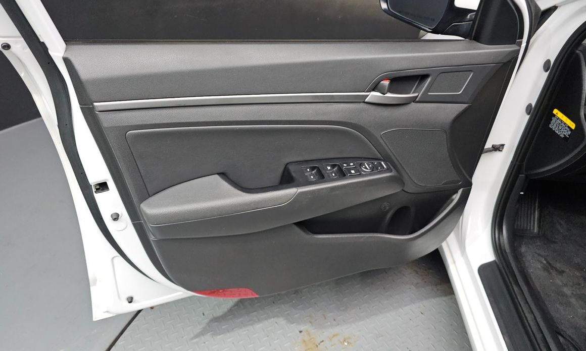 Hyundai AVANTE 2017