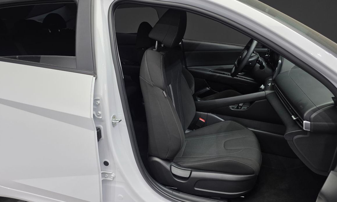 Hyundai AVANTE 2021