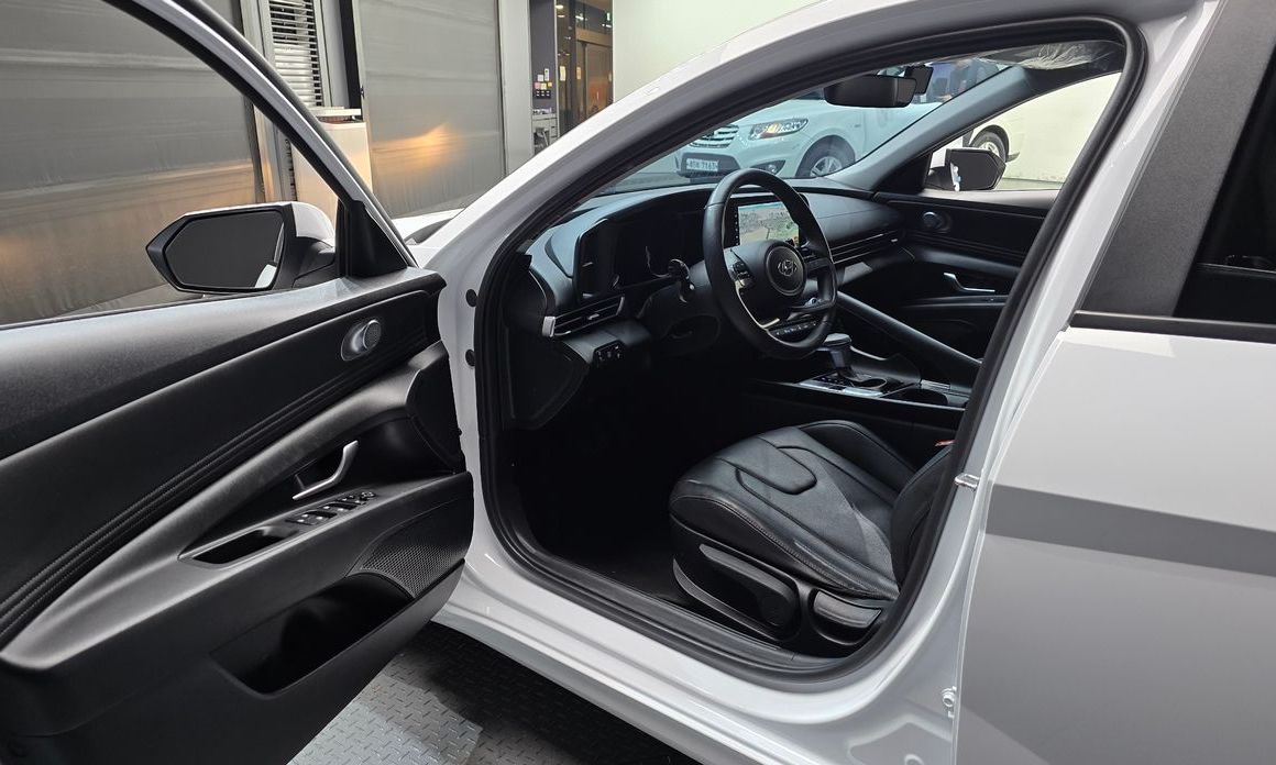 Hyundai AVANTE 2023
