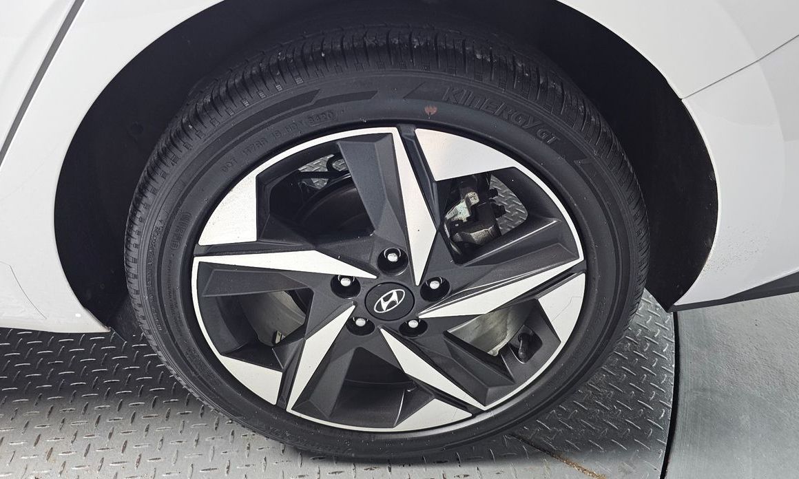 Hyundai AVANTE 2021