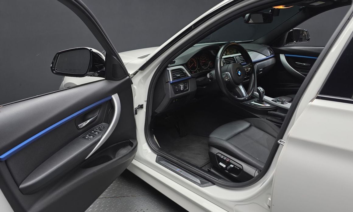 BMW 3-Series 2018