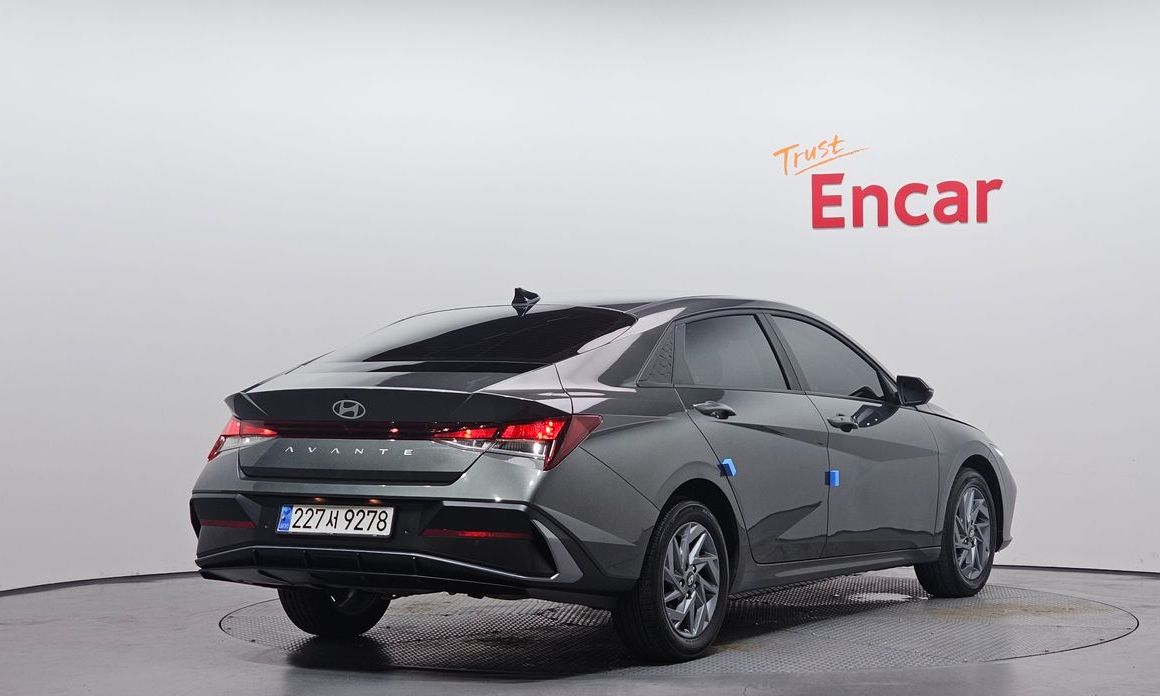 Hyundai AVANTE 2025